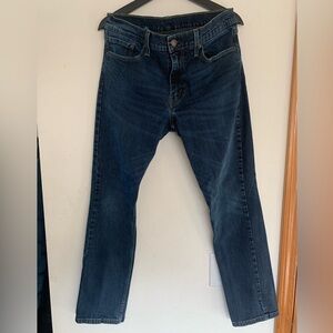 Mens Levi’s 511 jeans, size 33x30. Dark wash.